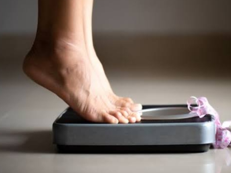 Mau Berat Badan Turun Secara Alami? Coba 8 tips ini
