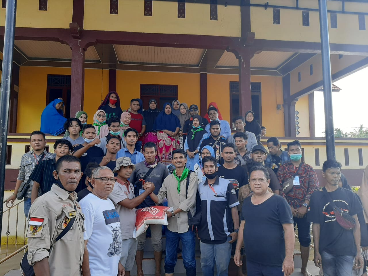Relawan Bireuen Peduli Aceh Utara Salurkan Bantuan Korban Banjir 